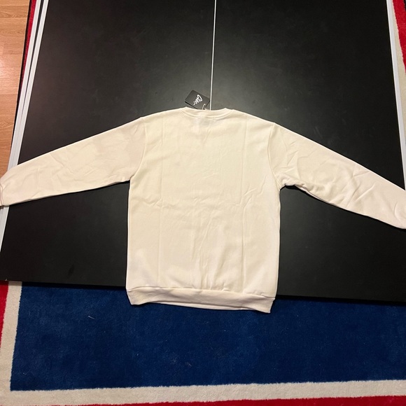 All white long sleeve sweatshirt - Picture 2 of 4